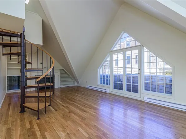 11 Catherine St APT C, Newport, RI 02840