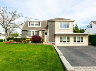 208 Franklin Ave, Island Park, NY 11558