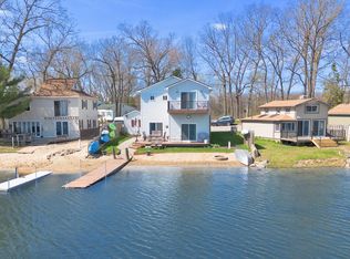 3070 Steeple Hill Rd, White Lake, MI 48383