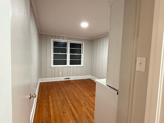 4th image of 806 Hargrove St #806