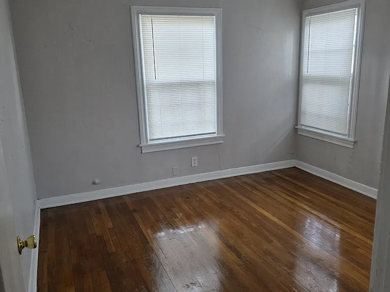 444 Brooks Dr — Photo 8