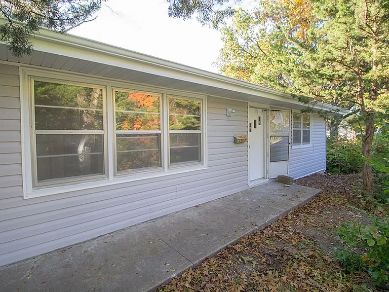 1207 White Oak Ln — Photo 30