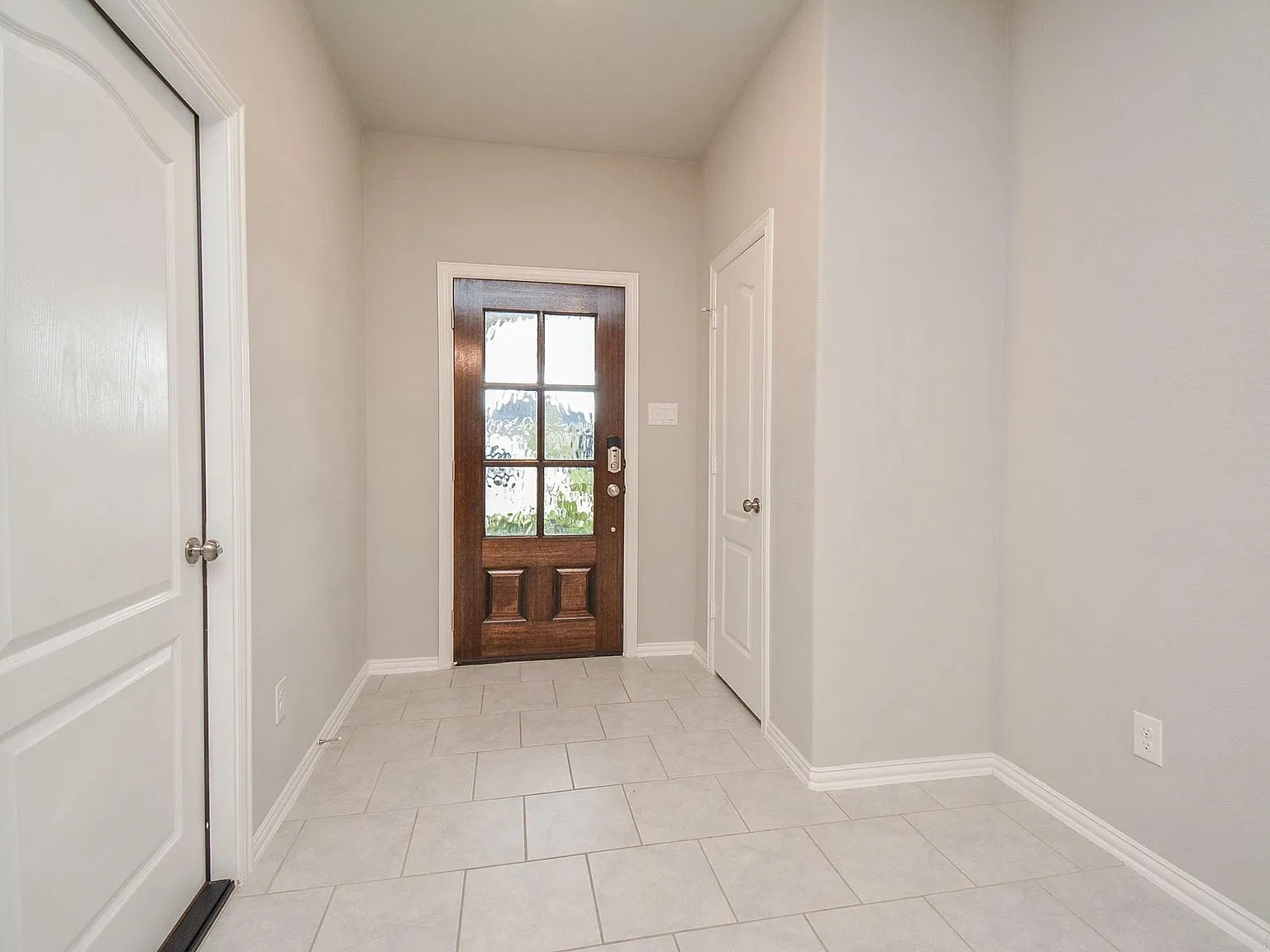 3 bed, 2.0 bath, 1602 sqft, $1,900 — Photo 3