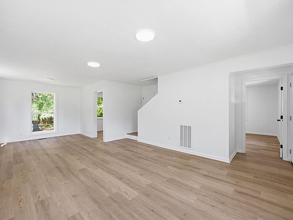 3rd image of 1454 Sexton Rd