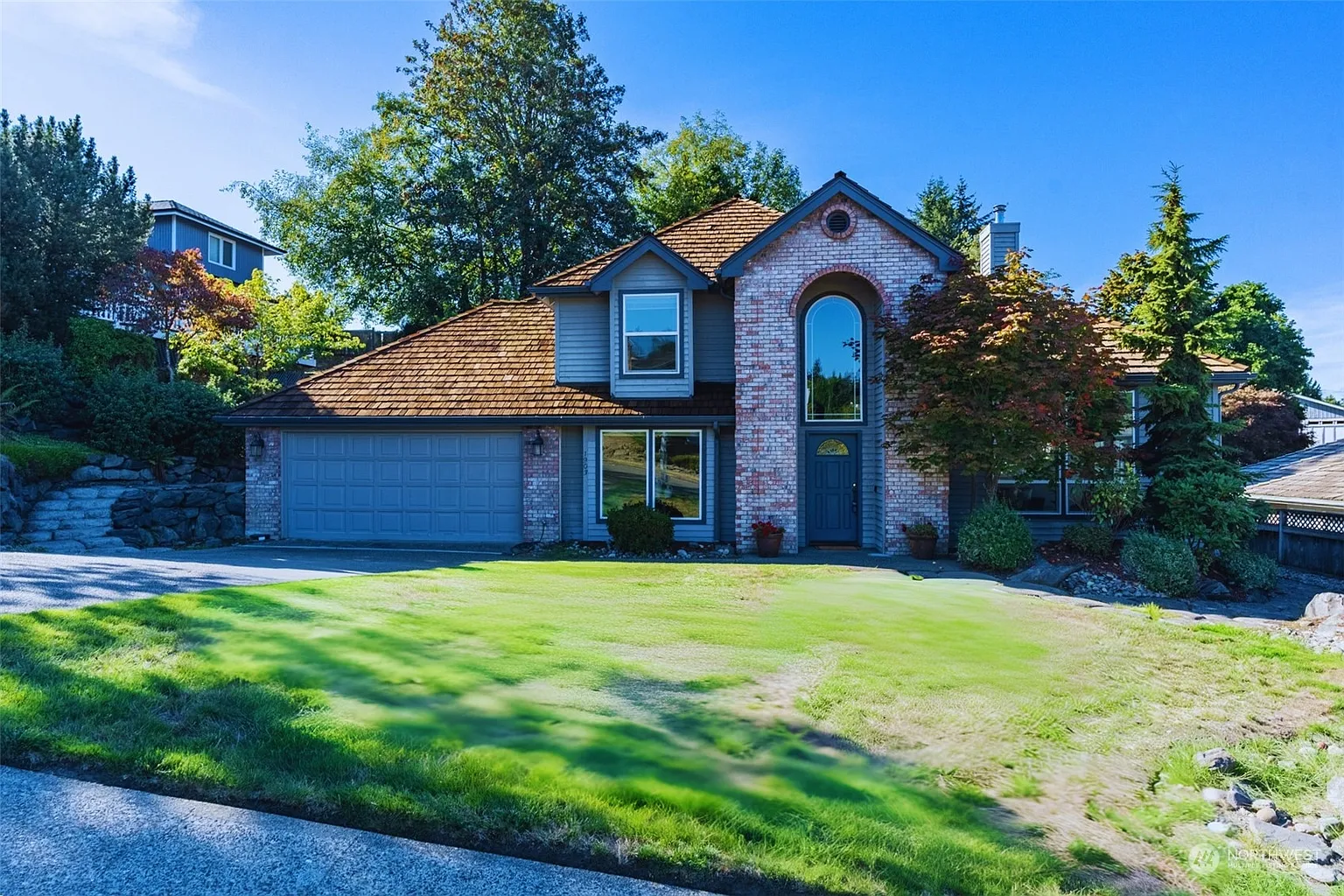 1903 Dumas Circle NE photo 1