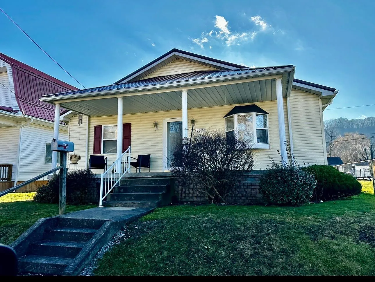 1445 N River Ave photo 1