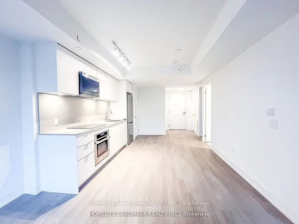 8 Cedarland Dr #310, Markham, ON L6G 1E3