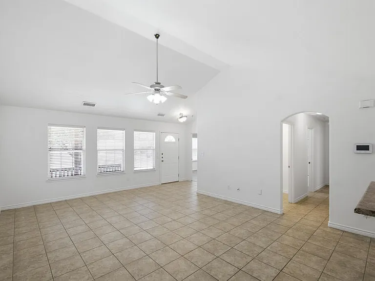 408 W Shandon Ave — Photo 9