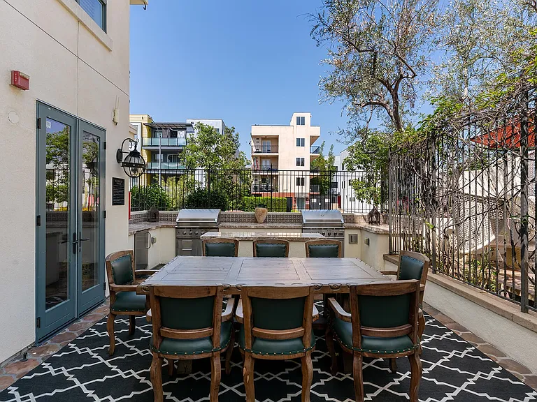 Candara at Hancock Park Apartments — Photo 26