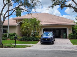 2610 E Oakbrook Ct, Fort Lauderdale, FL 33332