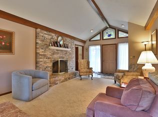 136 Walnut Ridge Ln, Westerville, OH 43081