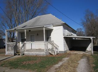 1129 E Main St, Clinton, IL 61727