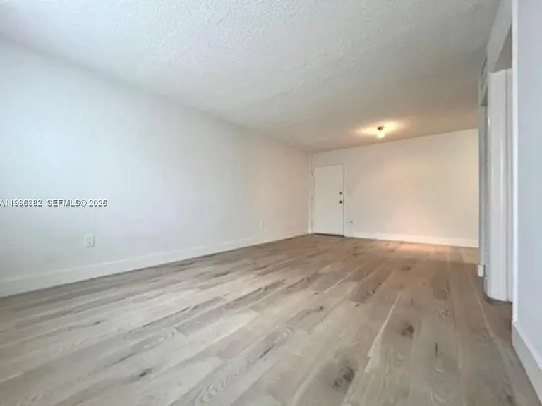 444 SW 4th St #204 — Photo 3