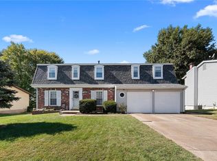 1365 Cave Springs Estate Dr, Saint Peters, MO 63376