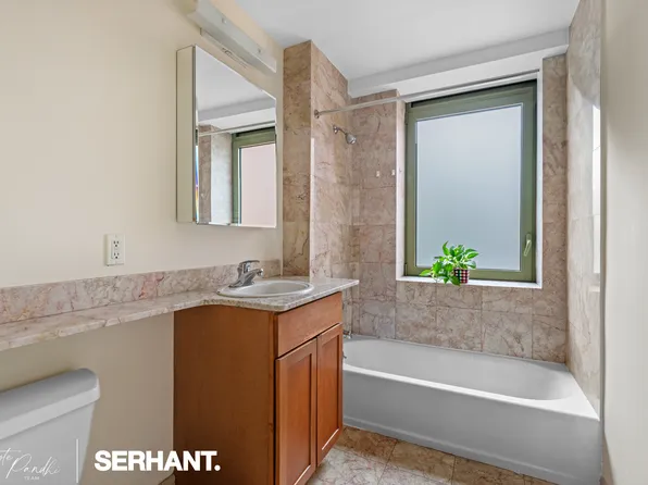 2132 2nd Avenue image 17 of 20