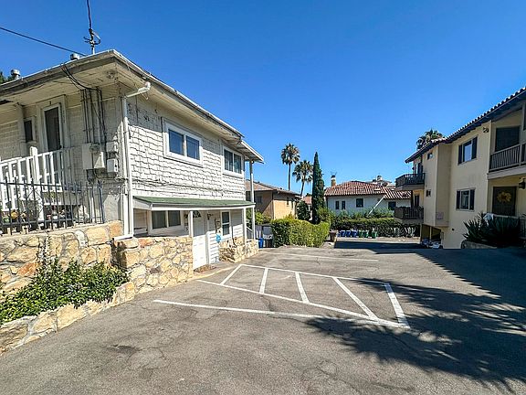 4th image of 330 E Figueroa St