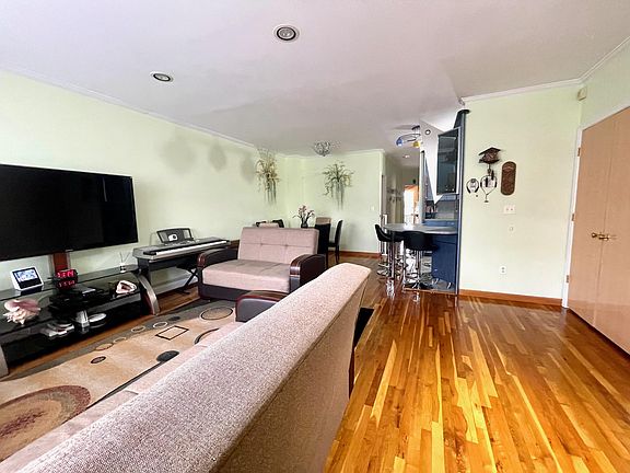 4th image of 1922 78th St #2A