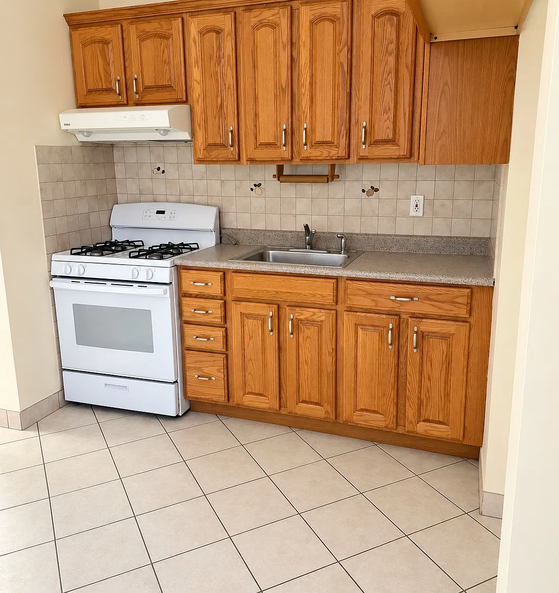 58 Pulaski Street / 13 Heller Parkway LLC - 2nd Floor Right — Photo 3