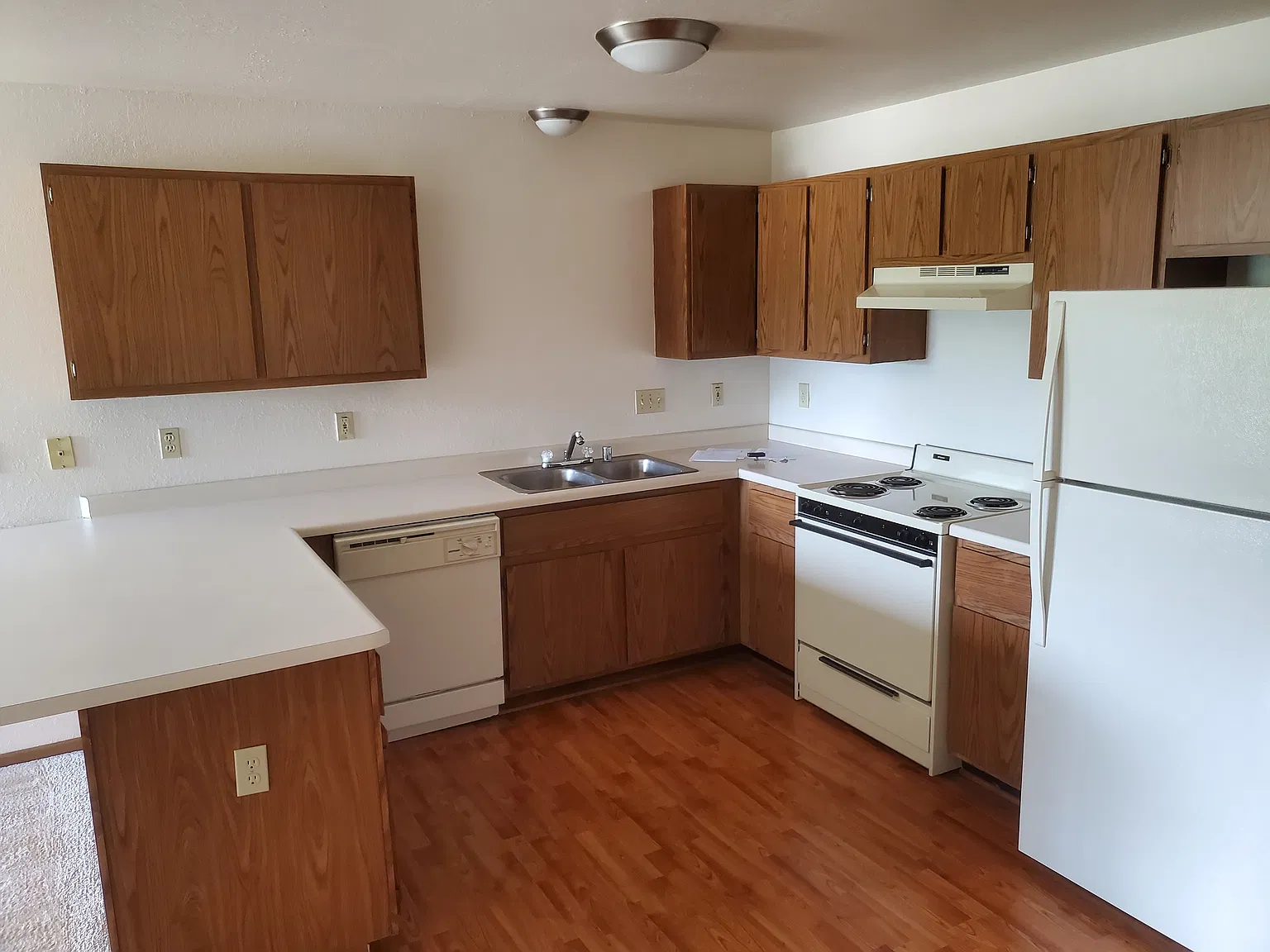 S76 W16891 Gregory Drive - A — Photo 3