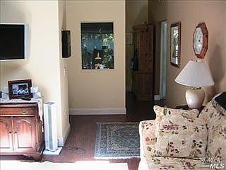 5th image of 324 Los Alamos Rd