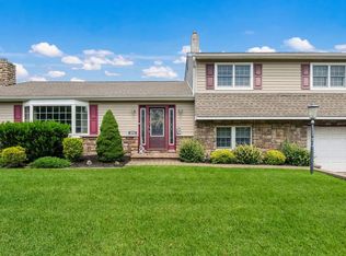 1250 Manor Dr, Warminster, PA 18974