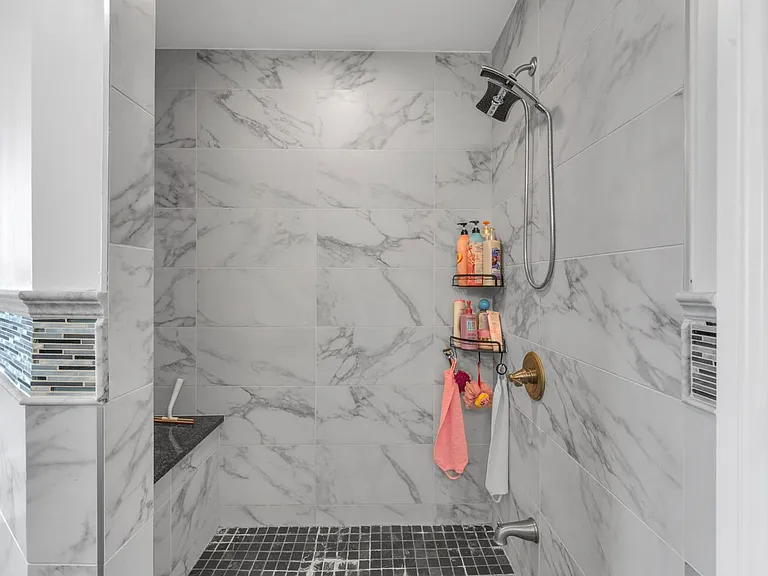 5977 Nightingale St — Photo 29