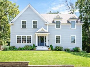 34 Colonial Rd, Hingham, MA 02043