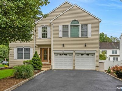 549 Alosio Dr, River Vale, NJ, 07675