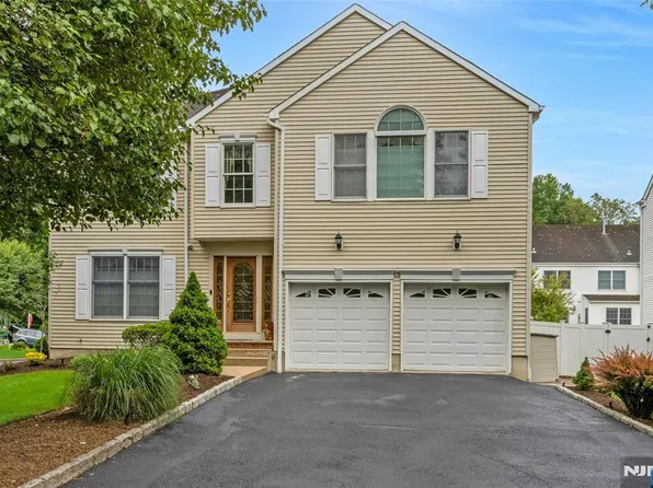 549 Alosio Dr, River Vale, NJ 07675