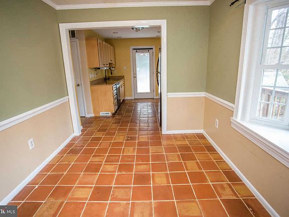4th image of 5577 Saint Charles Dr