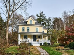 16 S Sunset Ave, Amherst, MA 01002