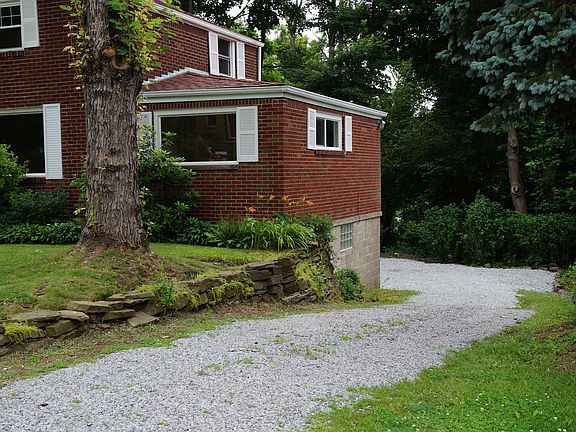 3rd image of 132 Marlow Dr