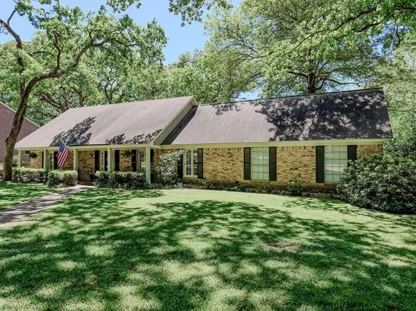 1720 York Dr, Nacogdoches, TX 75965