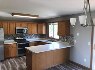 3007 Stonewall Dr, Bismarck, ND 58503