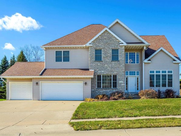 6126 Emery Ct, Bettendorf, IA 52722