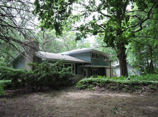 W5607 Lakeville Rd, Walworth, WI 53184