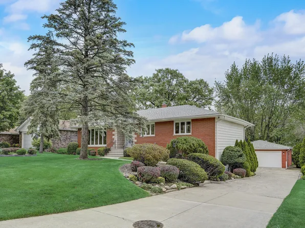 2313 Crestview Dr, Schererville, IN 46375