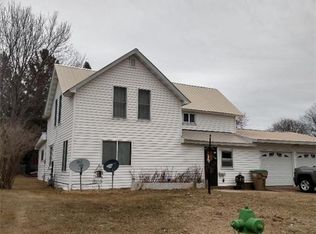 438 Dwight St, Chippewa Falls, WI 54729