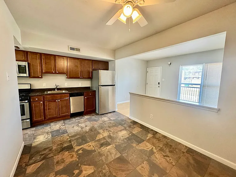 5225 Southwest Ave #206 — Photo 6