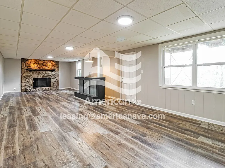1530956_002_living_room_3.jpg