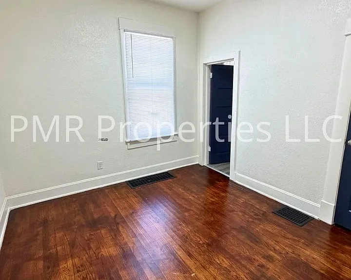 3906 Terrace Ave — Photo 9