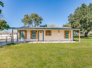 1010 West Ave, Pleasanton, TX 78064
