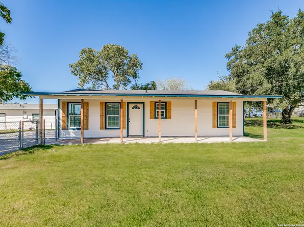 1010 West Ave, Pleasanton, TX 78064