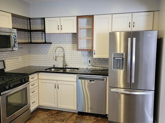 2nd image of 3612 S 91st St