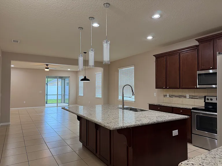 2410 Chateau Loop — Photo 22