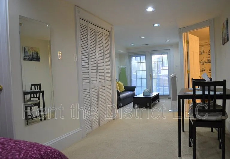 1114 Abbey Pl NE — Photo 19