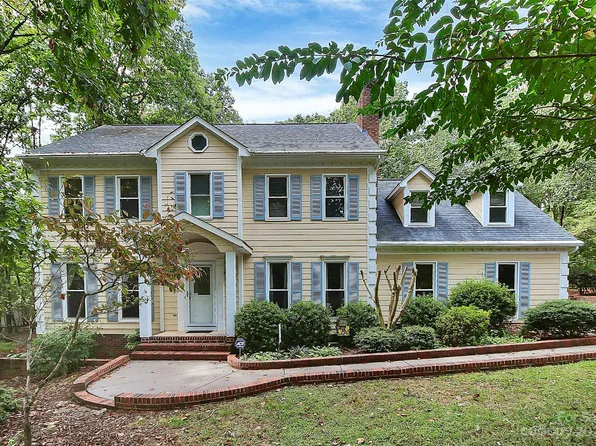 4600 Sarandon Ct, Charlotte, NC 28215
