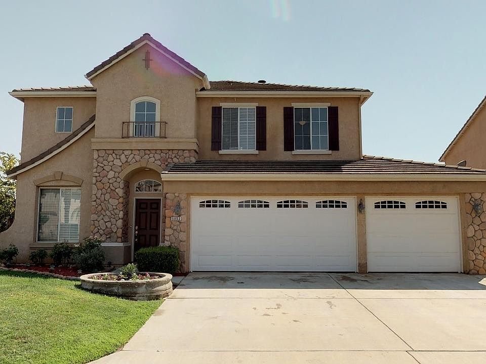 2nd image of 5853 W Cromwell Ave