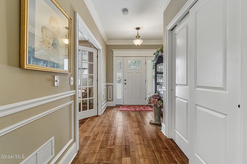 4th image of 30 Pamela Lane
