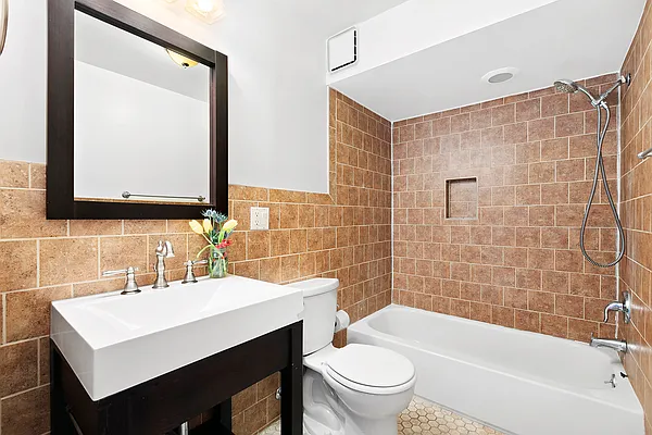 Rented by Compass | media 2